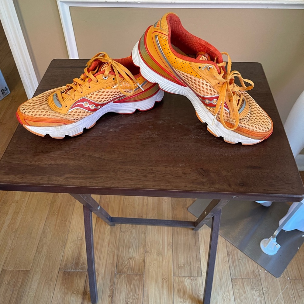 Saucony Women’s Sneakers Size 9